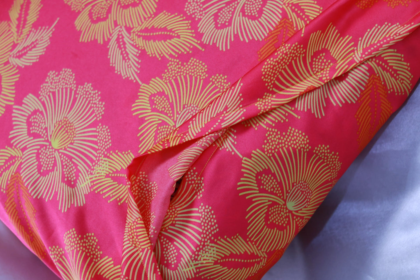 taie d'oreiller en soie rose fleurs