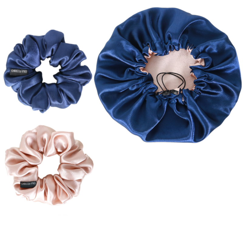 PACK CHLOE | Bonnet en satin réversible + 2 chouchous en satin | Bleu/Rose doré