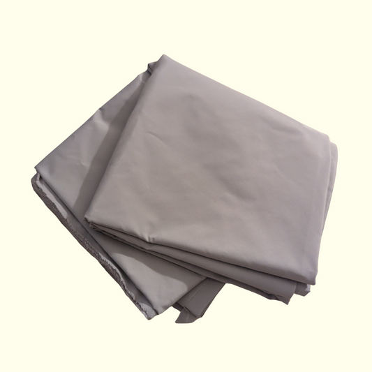 Coupon de tissu imperméable gris (plusieurs mètres ~400g)
