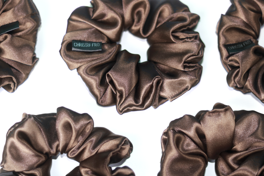 Chouchou en satin marron Ebony - Scrunchie taille M